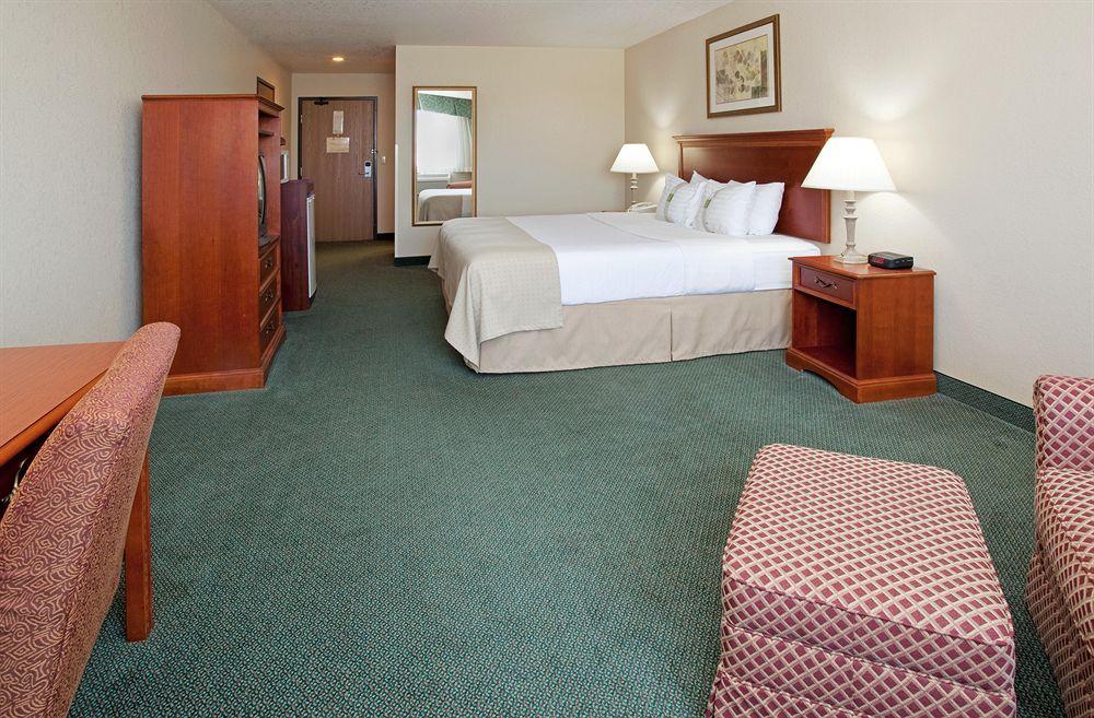 Country Inn & Suites By Radisson, Sidney, Ne Rum bild